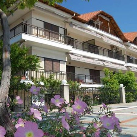 Melachrini Apartments Vrasná Quarto foto