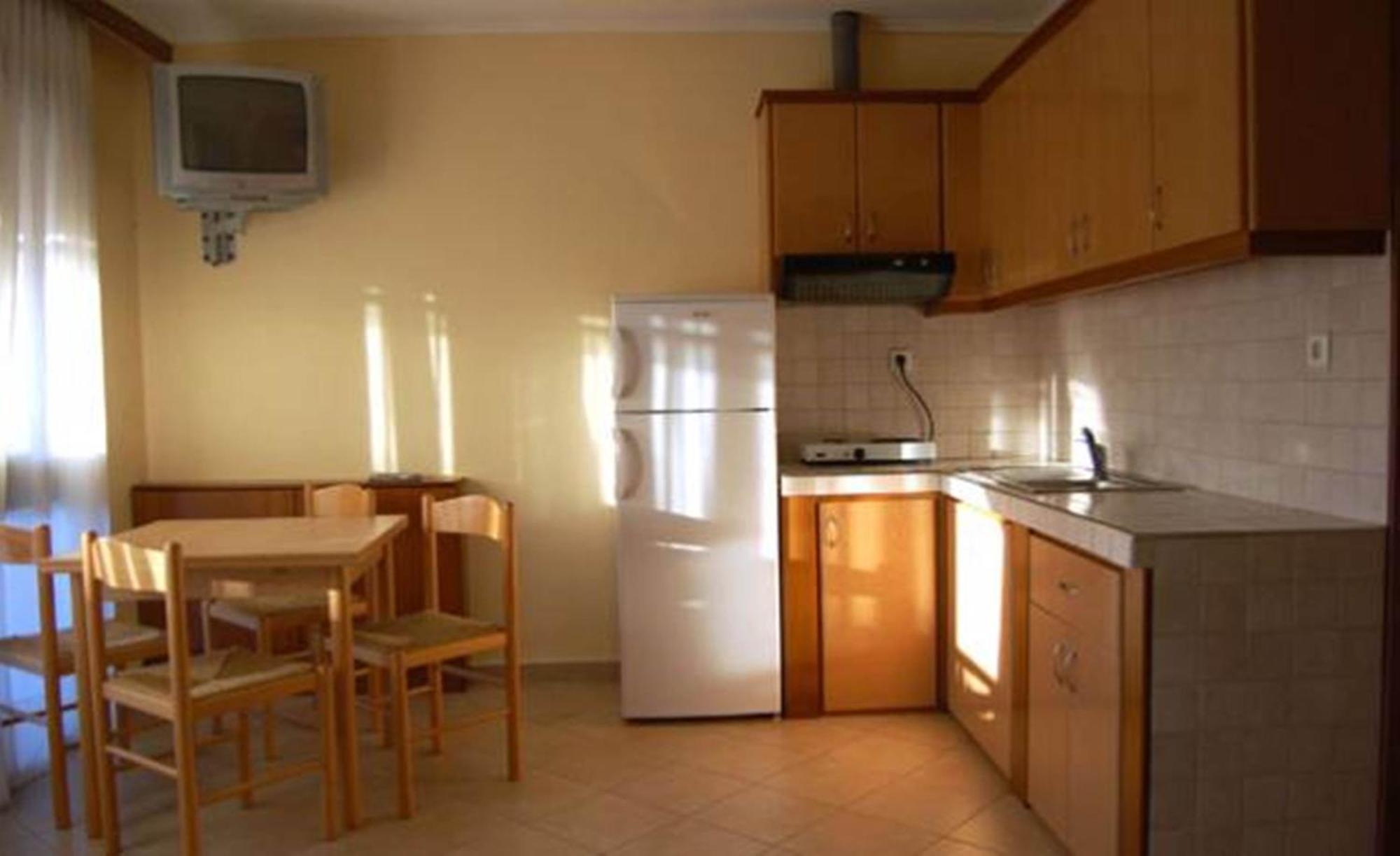 Melachrini Apartments Vrasná Quarto foto