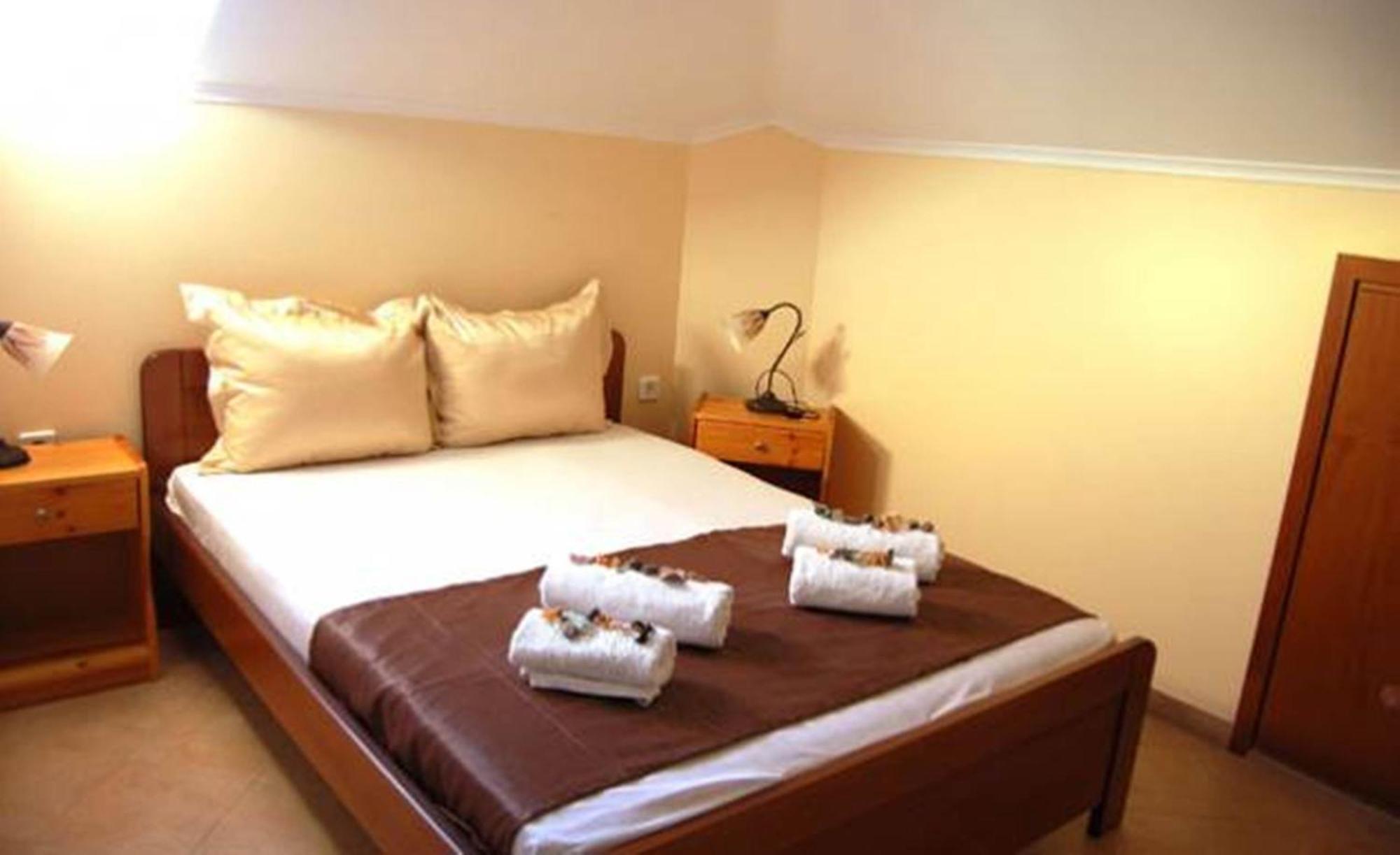 Melachrini Apartments Vrasná Quarto foto