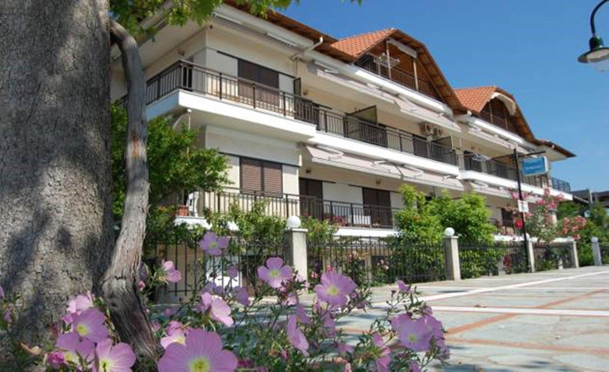 Melachrini Apartments Vrasná Quarto foto